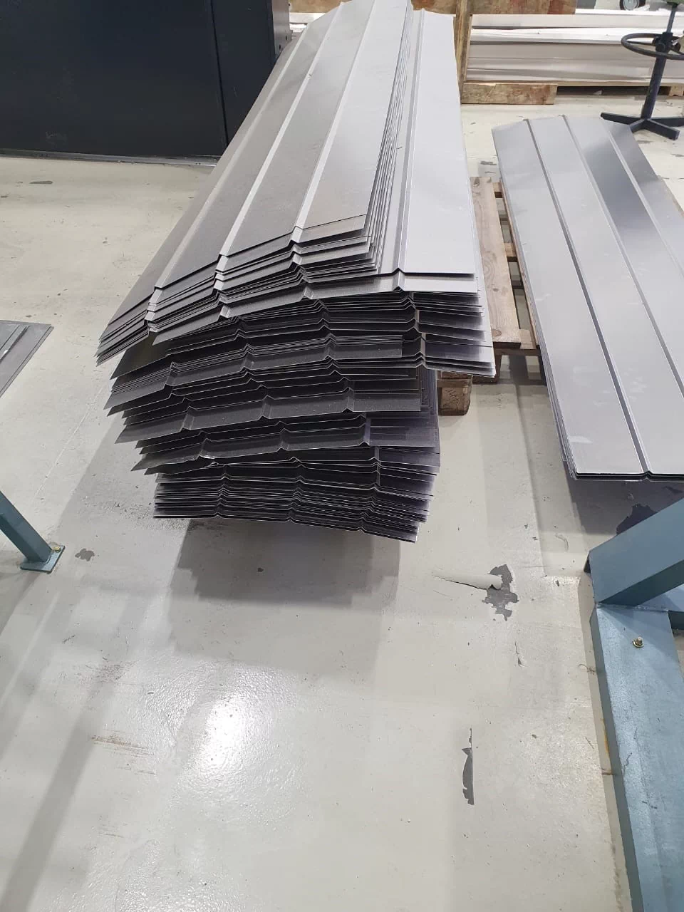 Алюминиевые листы для сборки световентиляционных конструкций